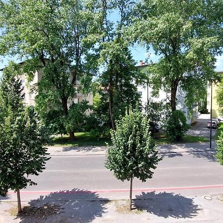 לובליאנה Cozy, Bright And Affordable Studio W/ Free Parking מראה חיצוני תמונה